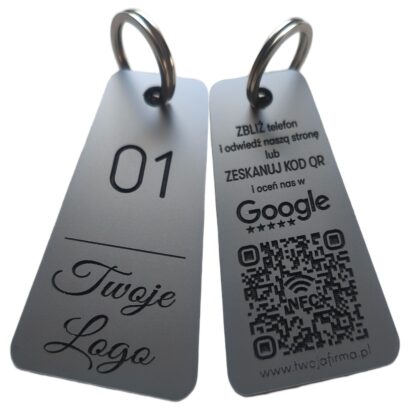 brelok hotelowy z QR i NFC srebrny